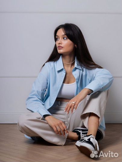 Рубашки офисные голубые, черные, белые новые