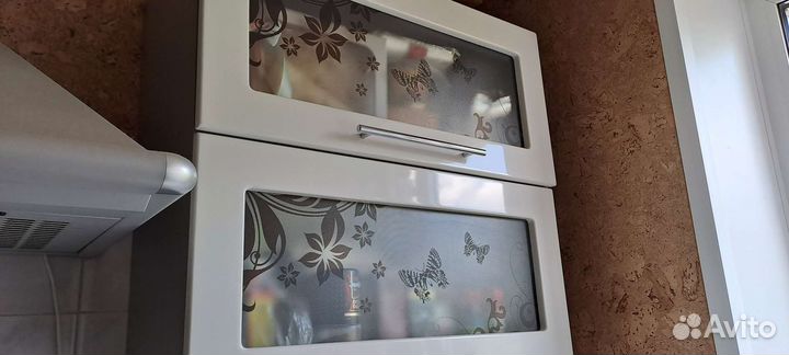 Стекло с декоративным рисунком