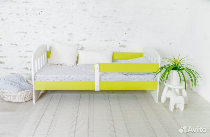 Кроватка для малыша из лдсп софа цвет высокий борт