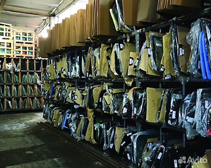 Стекло боковое опускное для LADA левый руль