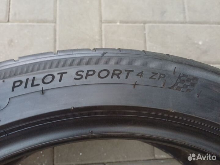 Michelin Pilot Sport 4 255/40 R19 96W