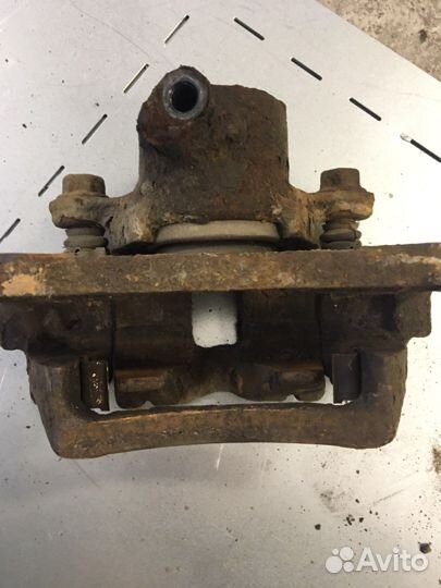 Суппорт задний правый Toyota 4Runner (2435)