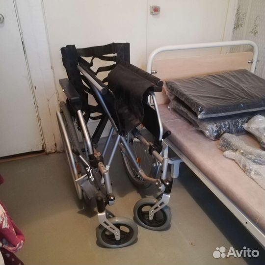 Инвалидная коляска новая
