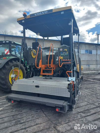 Асфальтобетоноукладчик Volvo ABG7820, 2023