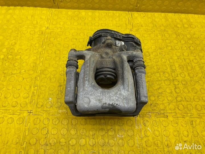 Б/У суппорт тормозной В хорошем состоянии