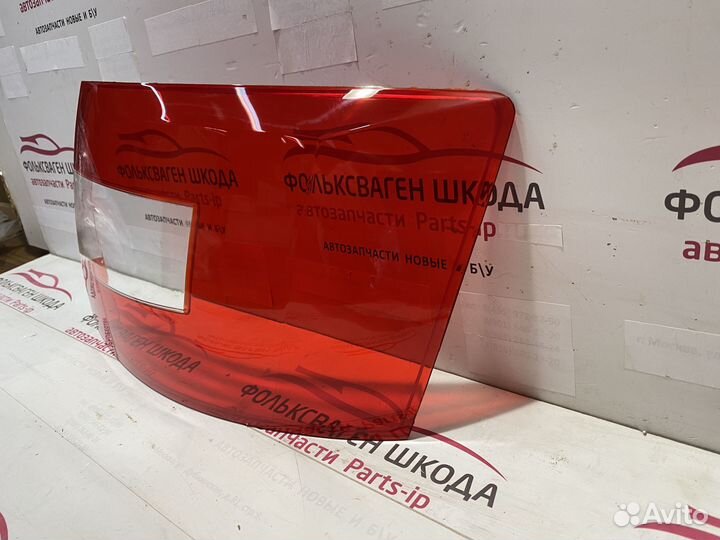Фонарь задний правый (стекло) Skoda Octavia A7