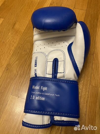 Боксерский шлем + перчатки clinch