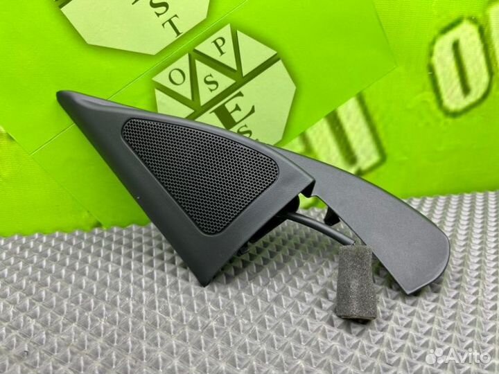 Накладка двери левая Kia Sorento 2 XM D4HB 2.2