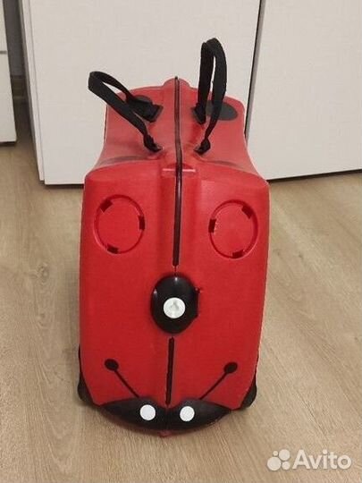 Детский чемодан каталка Trunki