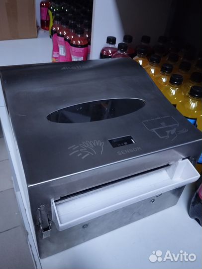 Диспенсер рулонных полотенец A1-21M