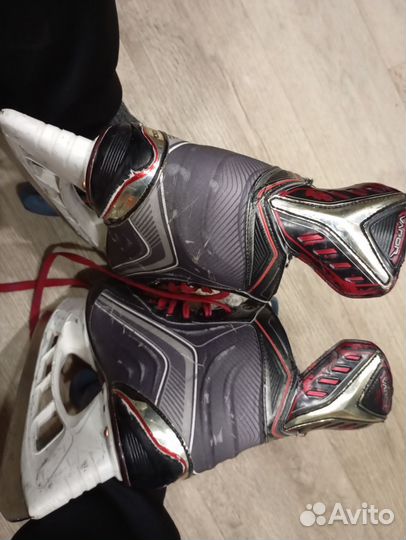 Коньки хоккейные баур x700