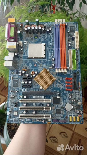 Материнская плата на сокете 939