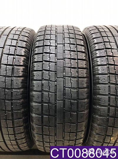 Toyo Observe Garit GIZ 215/60 R16 96T