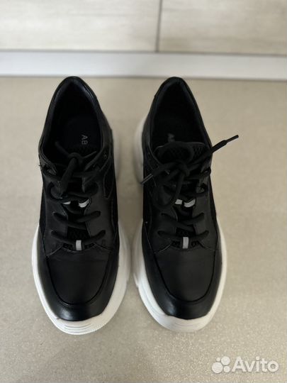 Кроссовки abricot