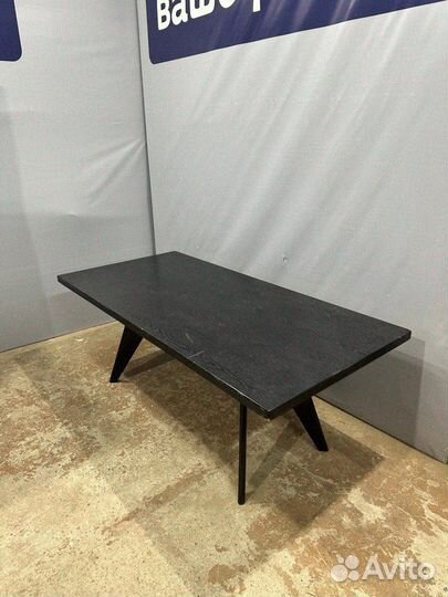 Рабочий стол в офисе