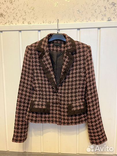 Пиджаки и жакеты женские 44