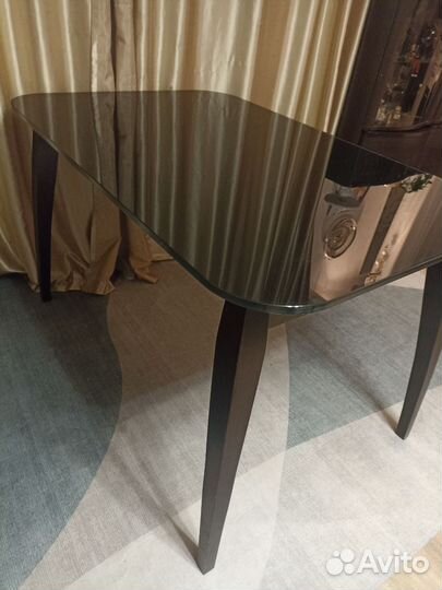 Продаëтся стол