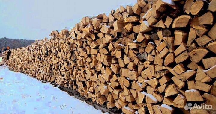 Дрова сложенные