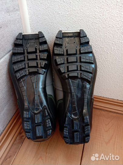 Лыжные ботинки р. 32