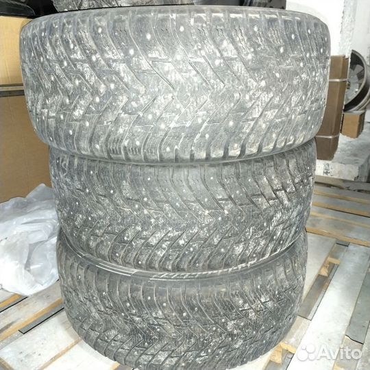 Nokian Tyres Hakkapeliitta 9 SUV 275/45 R21 110T