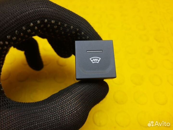 Кнопка обогрева стекла Renault Arkana jс