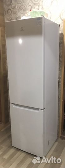 Холодильник Indesit