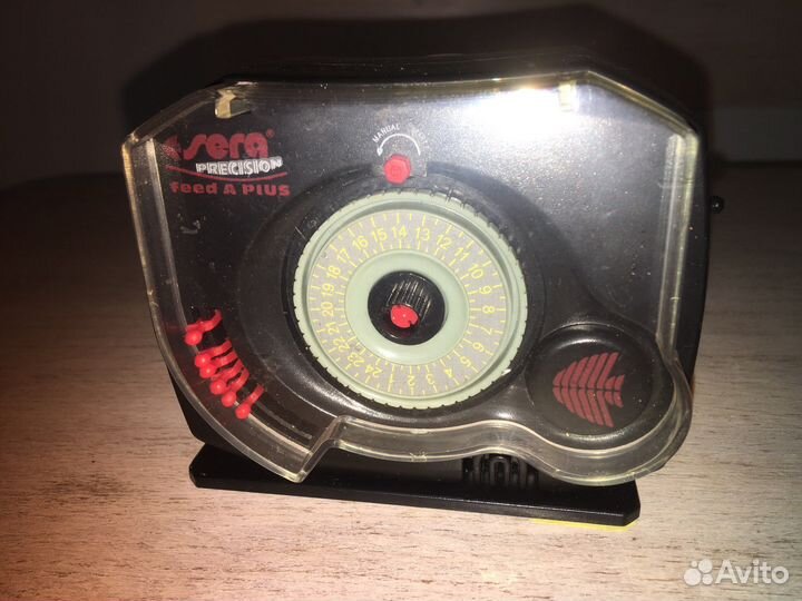 Автоматическая кормушка для рыб Sera