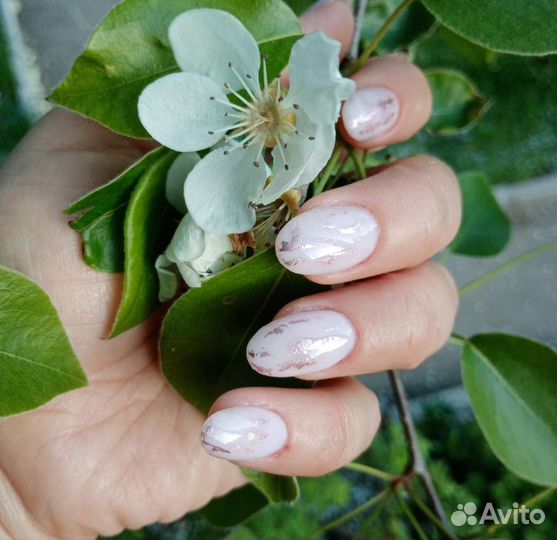 Маникюр и педикюр