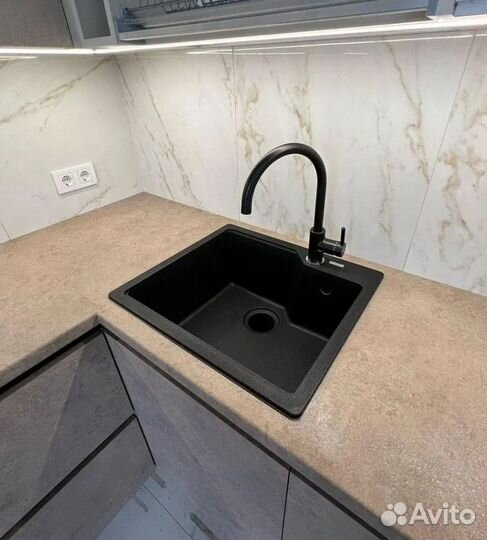 Кухонный гарнитур на заказ. Гapaнития дo 10 лeт