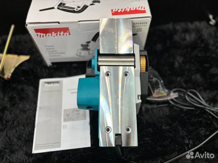 Рубанок сетевой Makita KP0800