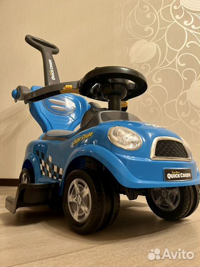 Машинка каталка с ручкой
