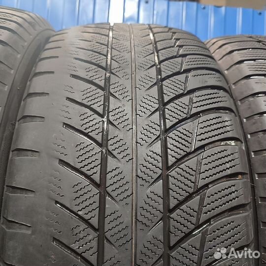 Bridgestone Blizzak LM-001 245/50 R19