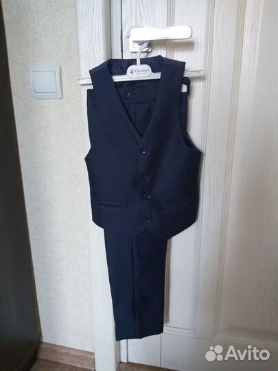 Костюм тройка для мальчика р-р 122-128ф