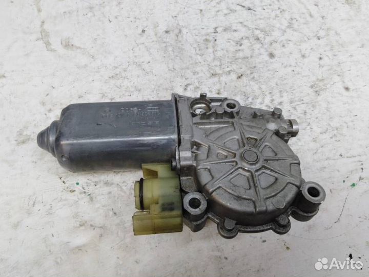 Моторчик переднего левого стеклоподъемника A004820