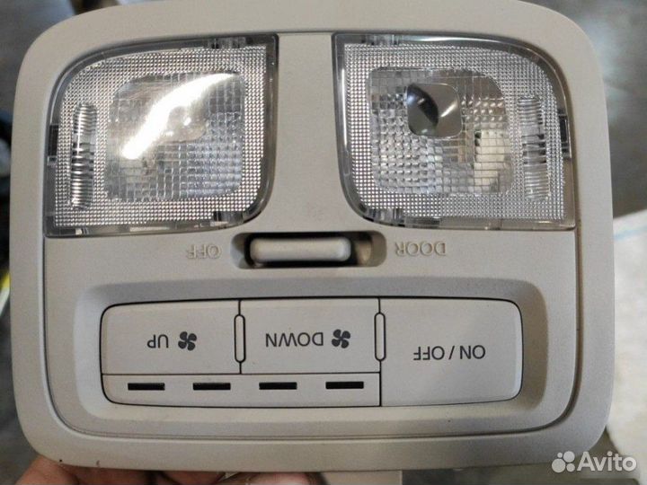 Плафон Mitsubishi Pajero Sport 3 KS0W