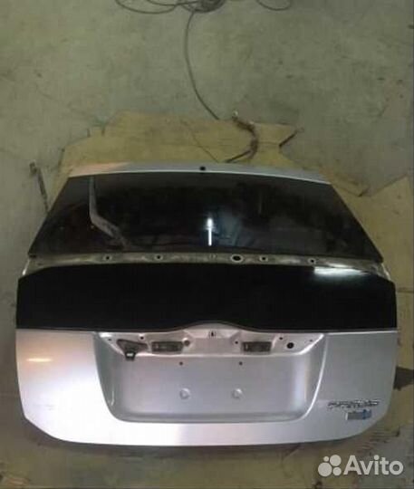 Заднее стекло toyota prius 20
