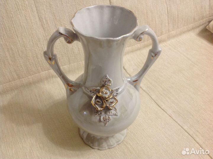 Ваза перламутровая с лепным цветком СССР