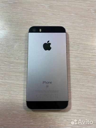 iPhone SE, 32 ГБ