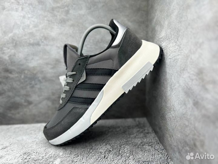 Эффектные кроссовки Adidas Petropy (Арт.58049)