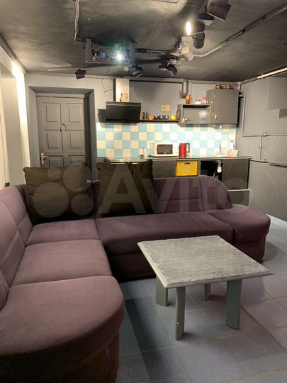 3-к. квартира, 90 м², 1/3 эт.