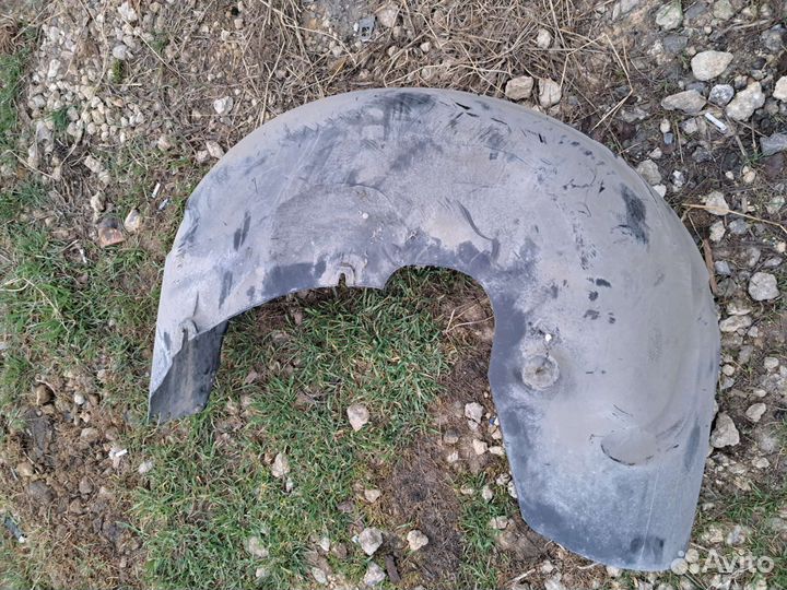 Подкрылок задний на Volvo S80