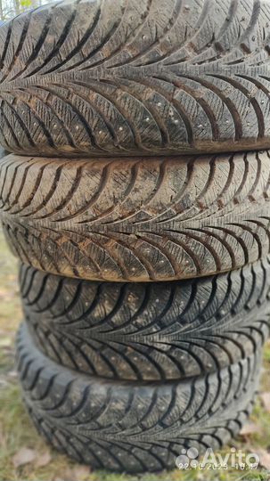 Sava Eskimo Stud 215/55 R17 94T