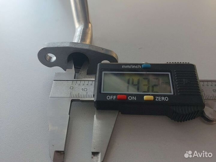 Трубка слива масла с турбины ford 2.4 1372797