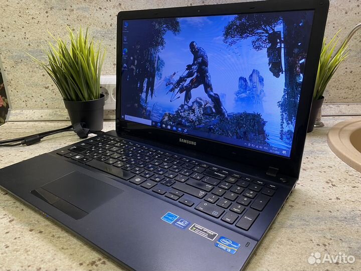 Быстрый ноутбук Samsung 2 видеокарты