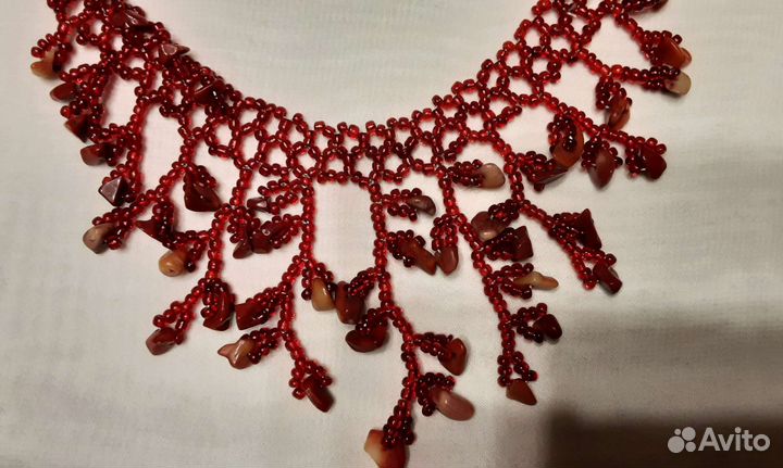 Колье плюс браслет корал вплетённый в бисер