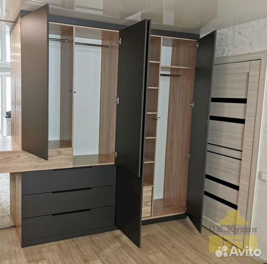 Черный шкаф