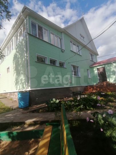 Дом 298 м² на участке 17,5 сот.