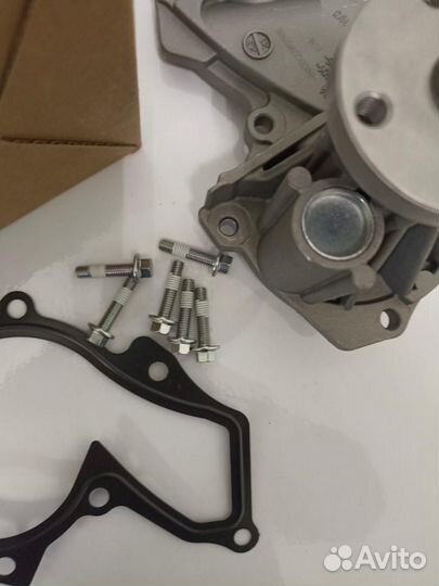 Ford 1778516 Водяной насос (помпа)