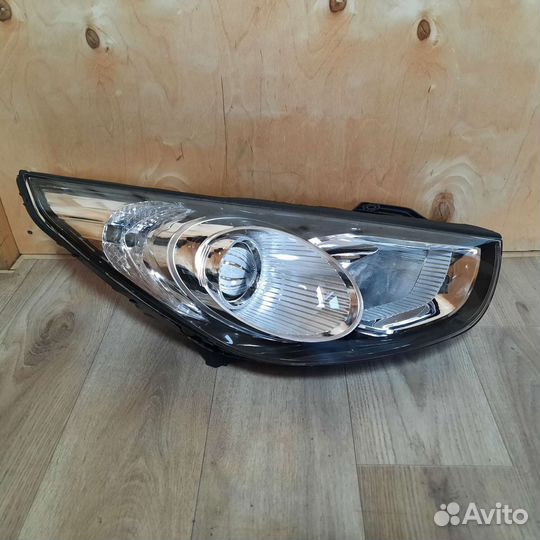 Фара Hyundai iX35