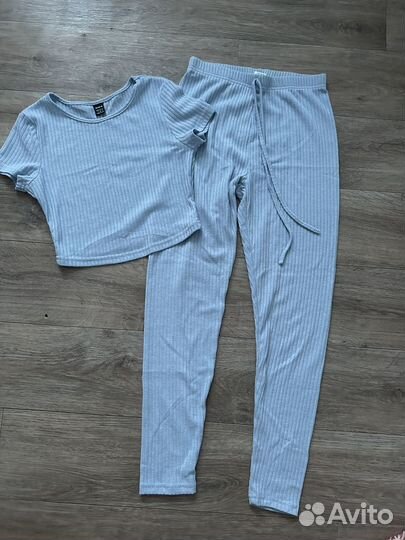 Комплект футболка и легенсы